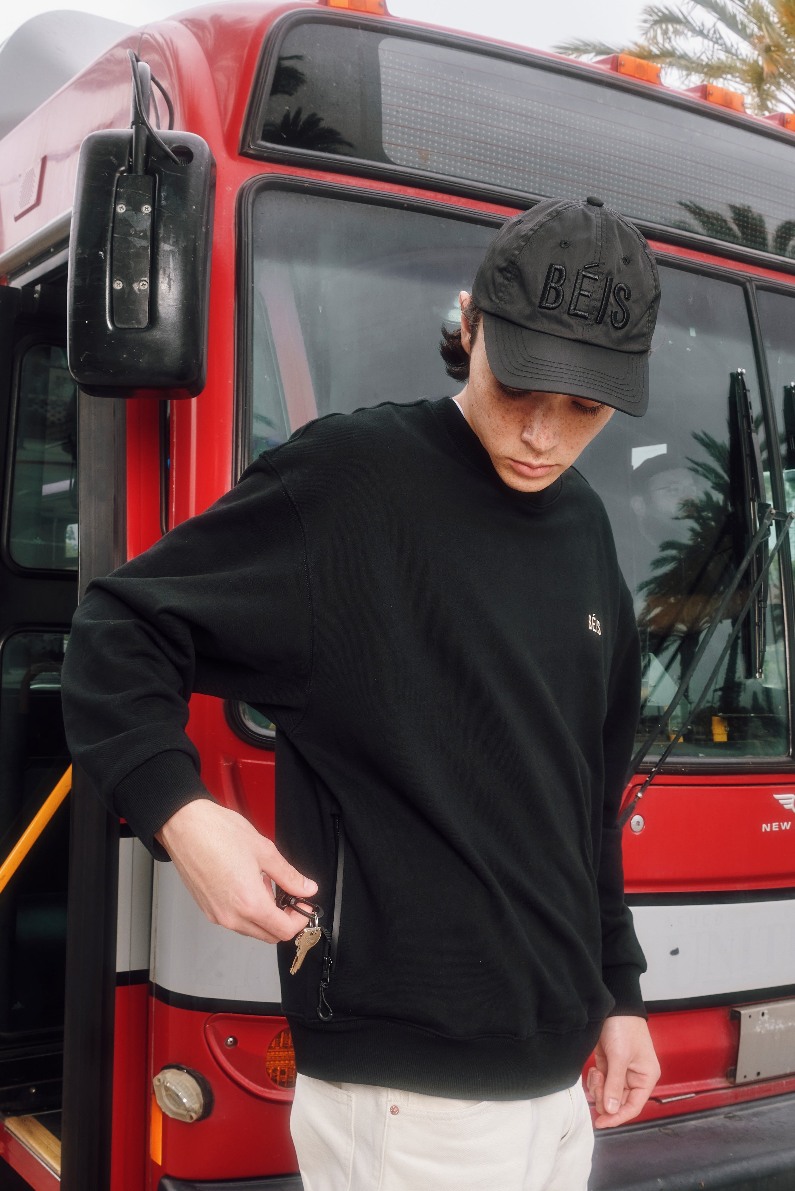 The BÉISball Cap in Black