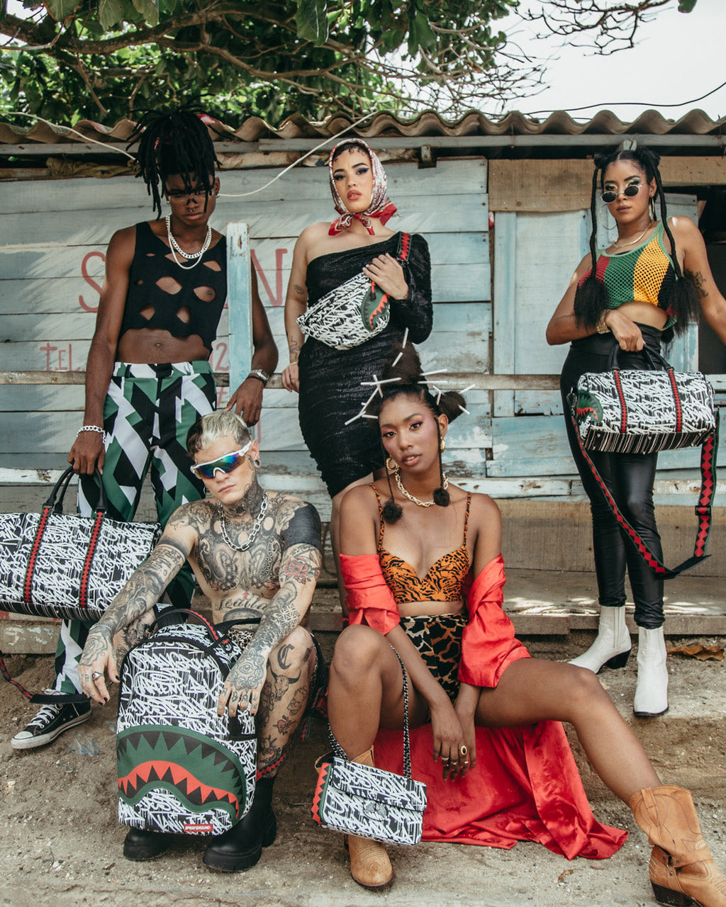 NIGHT NIGHT SHARKCHAIN HANDBAG